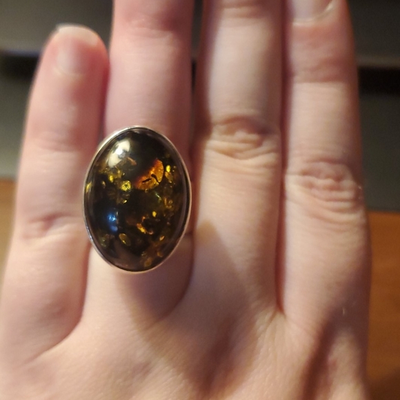 Sterling Silver and Amber Ring - Picture 4 of 5